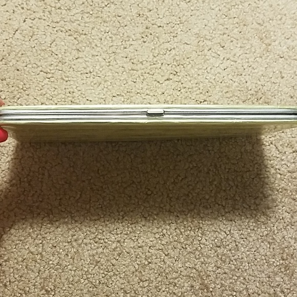 Goldtone clutch - Picture 2 of 4